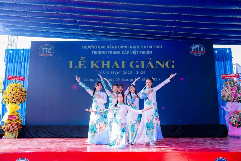Trường Cao Đẳng Công Nghệ Và Du Lịch