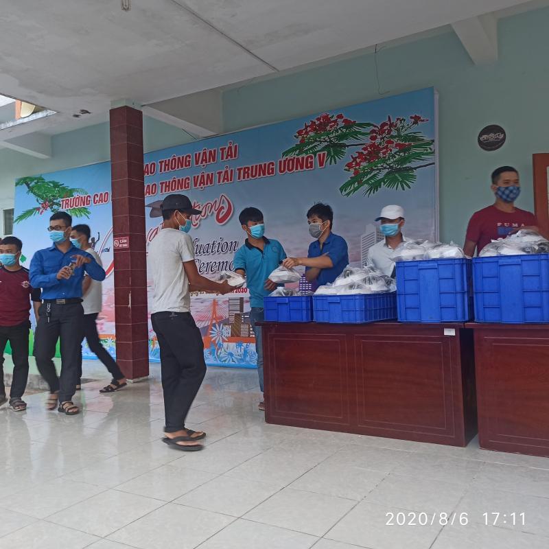 Hoạt động ngoại khóa của sinh viên