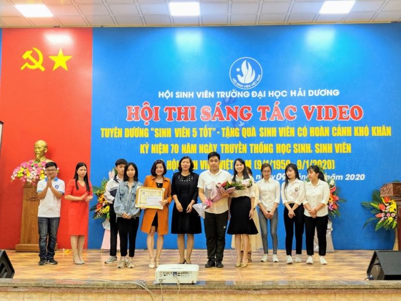 Hoạt động ngoại khóa của sinh viên Trường Đại Học Hải Dương