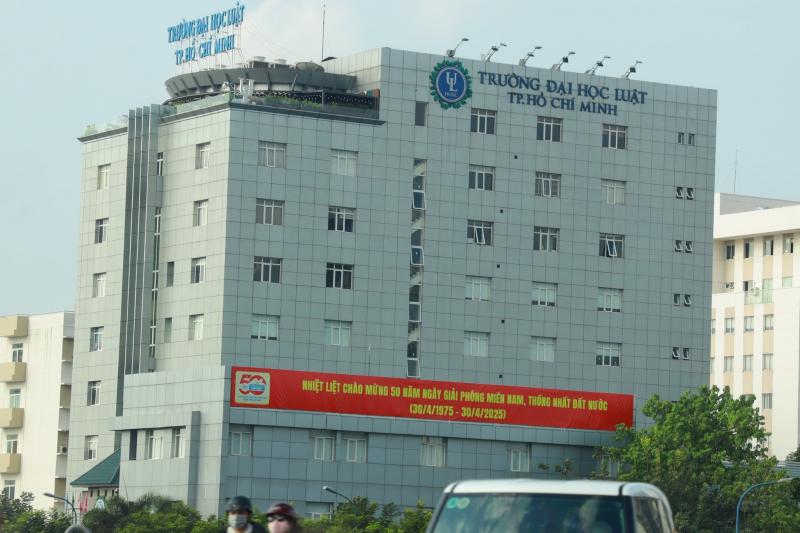 Trường Đại Học Luật TP.HCM (ULAW)