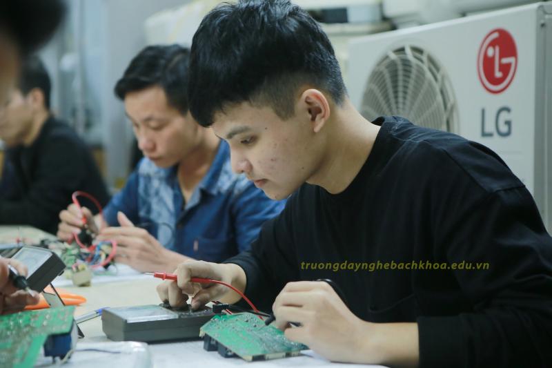Trường dạy nghề Bách khoa Hà Nội