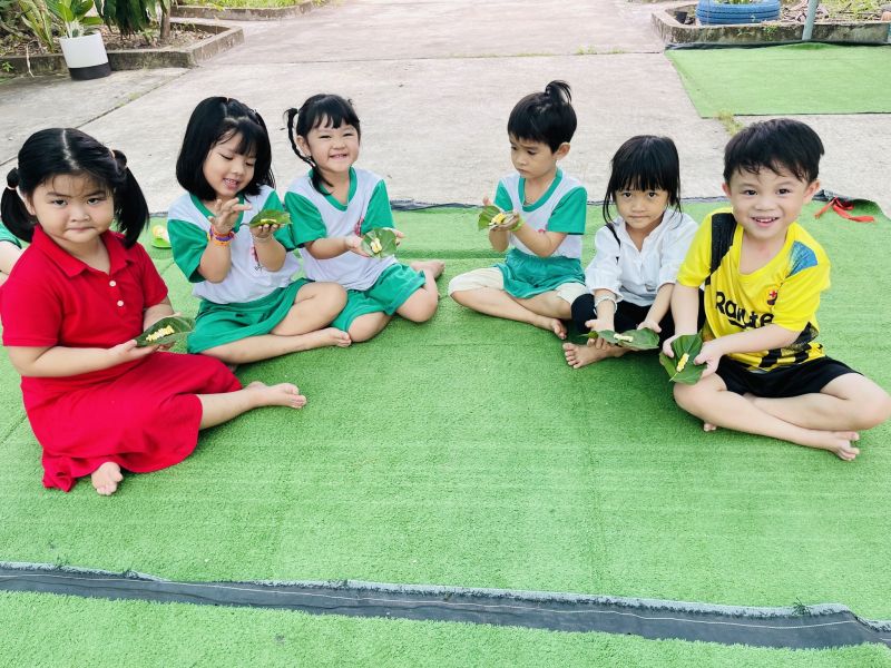 Gà học chữ