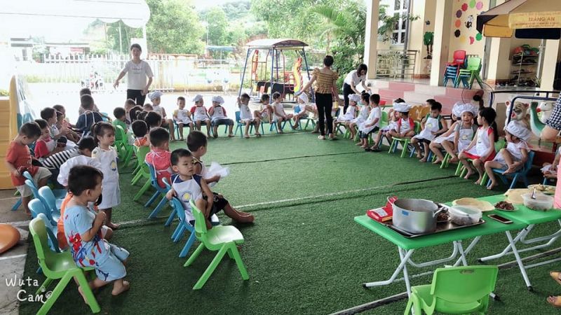Học làm món mới cho các bé