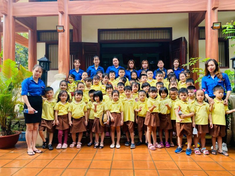 Trường Mầm non Hoa Mai