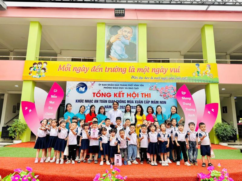 Trường Mầm Non Hoa Sen