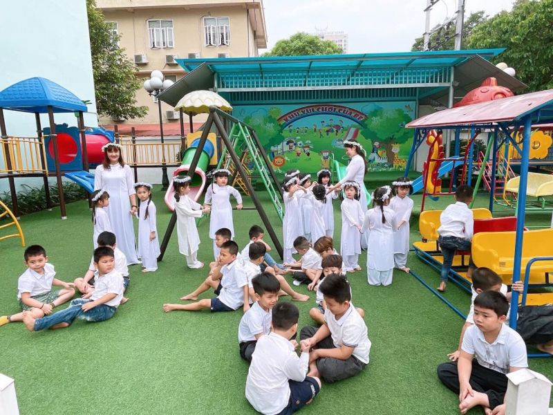 Trường Mầm non Hoa Sữa