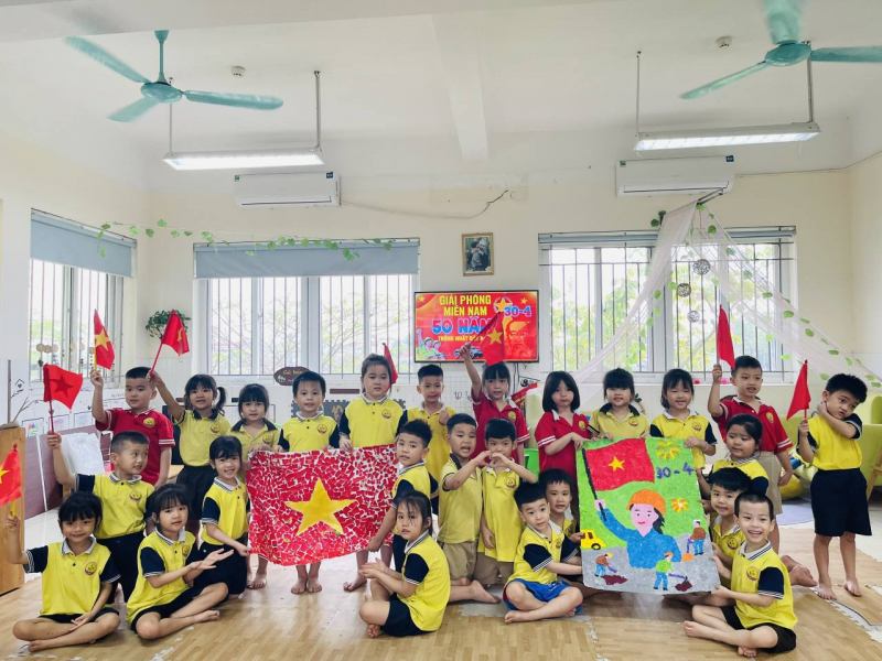 Trường Mầm Non Hoa Sữa