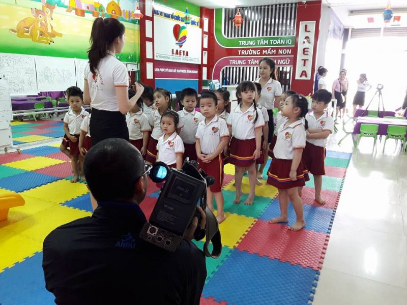 Một buổi học của các bé trường Laeta.