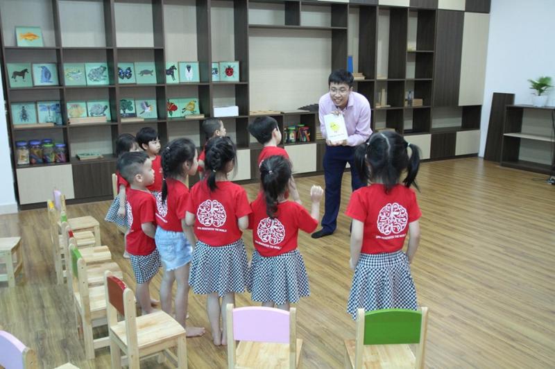 Nơi mà Trẻ em giao tiếp bằng hàng trăm ngôn ngữ khác nhau, thể hiện ngôn ngữ của riêng mình