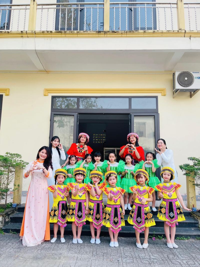 Trường Mẫu giáo Hương Sen
