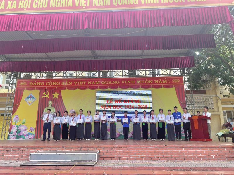 Trường phổ thông Dân Tộc Nội Trú Hà Nội