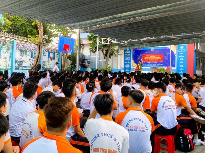 Trường THCS & THPT Đinh Tiên Hoàng