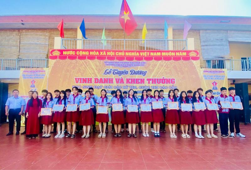 Trường THCS & THPT Đông Du - Buôn Ma Thuột