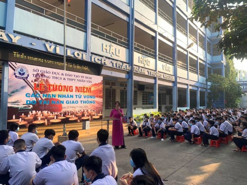 Trường THCS & THPT Nhân Văn