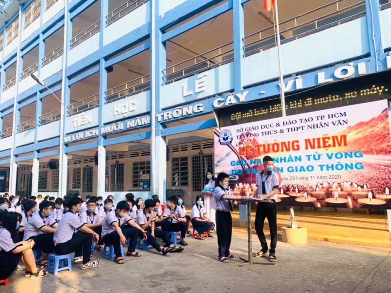 Trường THCS & THPT Nhân Văn