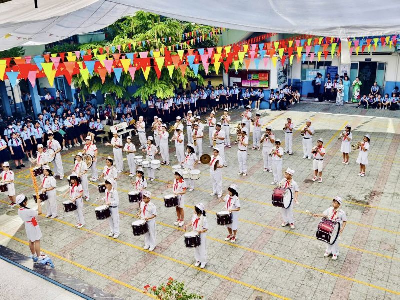 Trường THCS Bạch Đằng