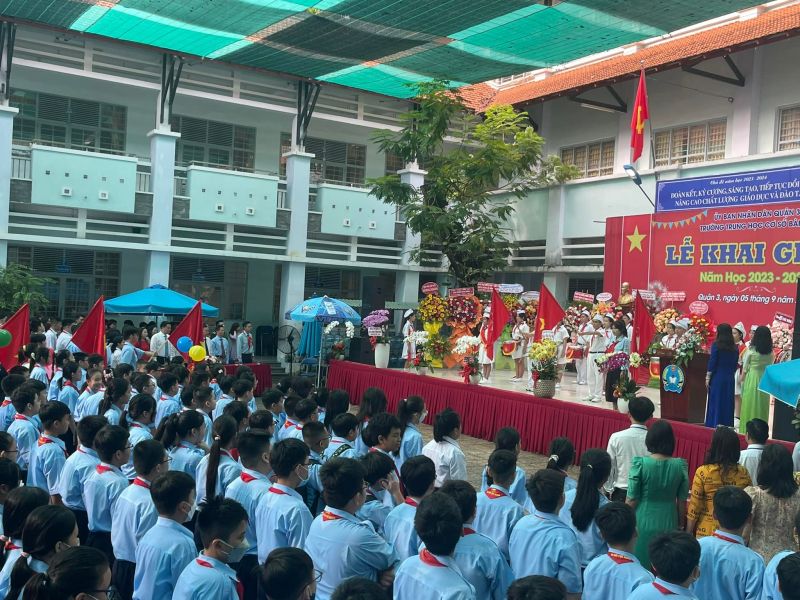 Trường THCS Bàn Cờ