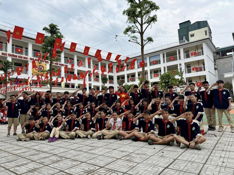 Trường THCS Bế Văn Đàn