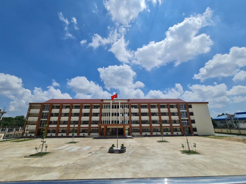 Trường THCS Bình Chuẩn