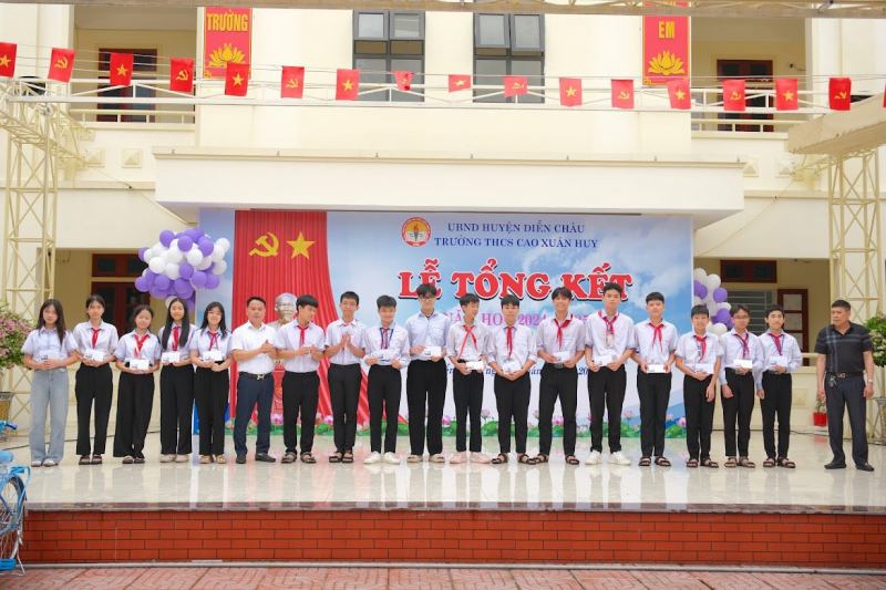 Trường THCS Cao Xuân Huy