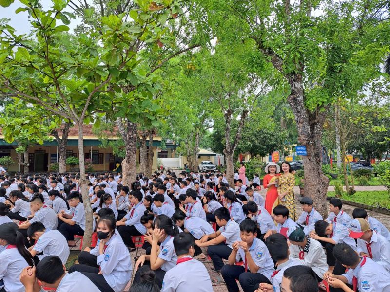 Trường THCS Diễn Lâm