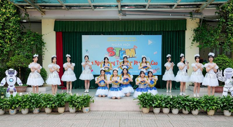 Trường THCS Đoàn Kết