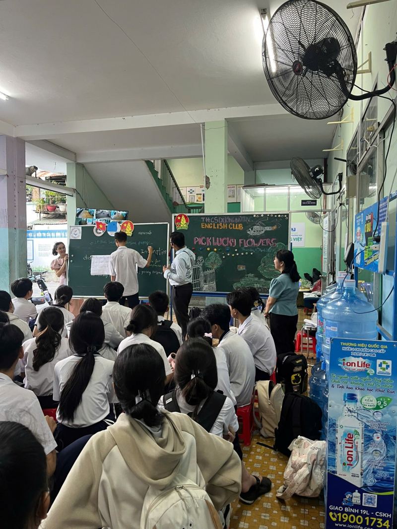 Trường THCS Dương Bá Trạc