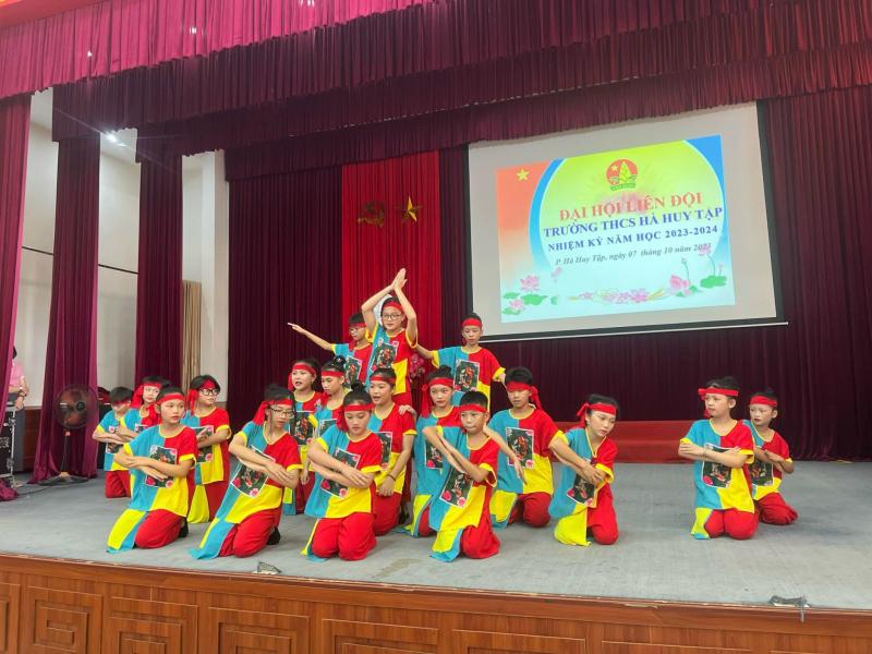 Trường THCS Hà Huy Tập