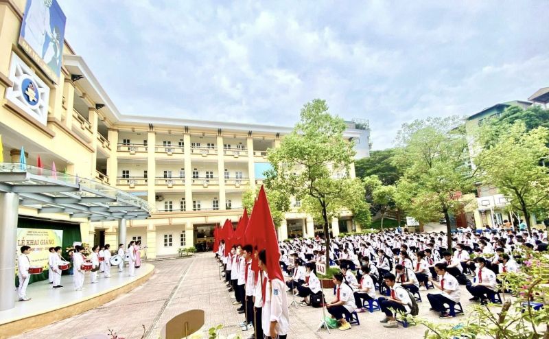 Trường THCS Hai Bà Trưng