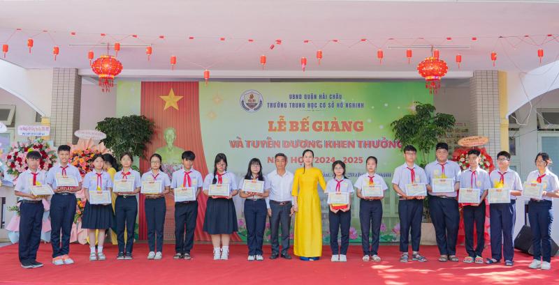 Trường THCS Hồ Nghinh