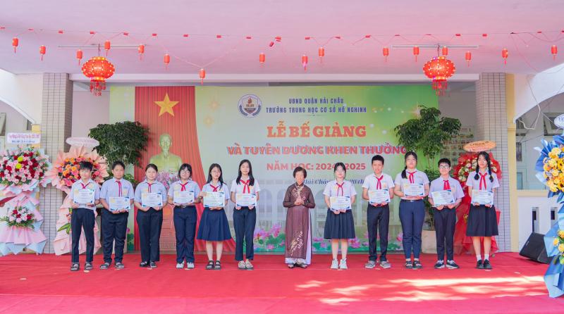 Trường THCS Hồ Nghinh