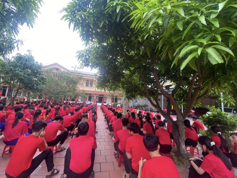 Trường THCS Hồ Xuân Hương