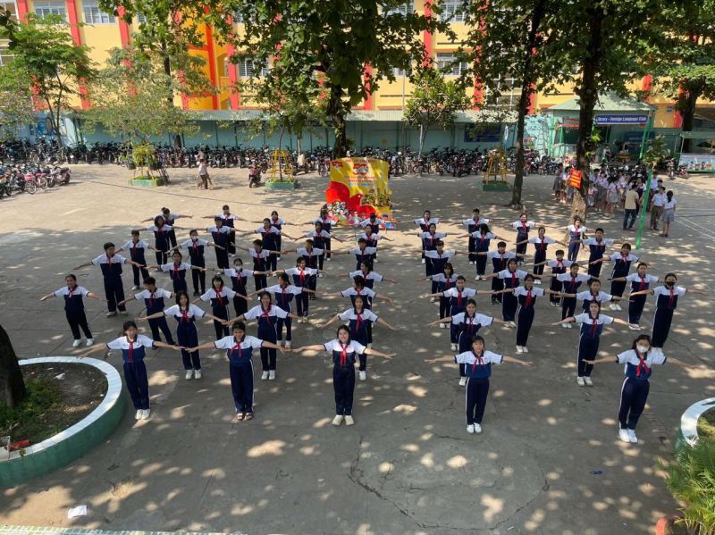 Trường THCS Hòa Bình