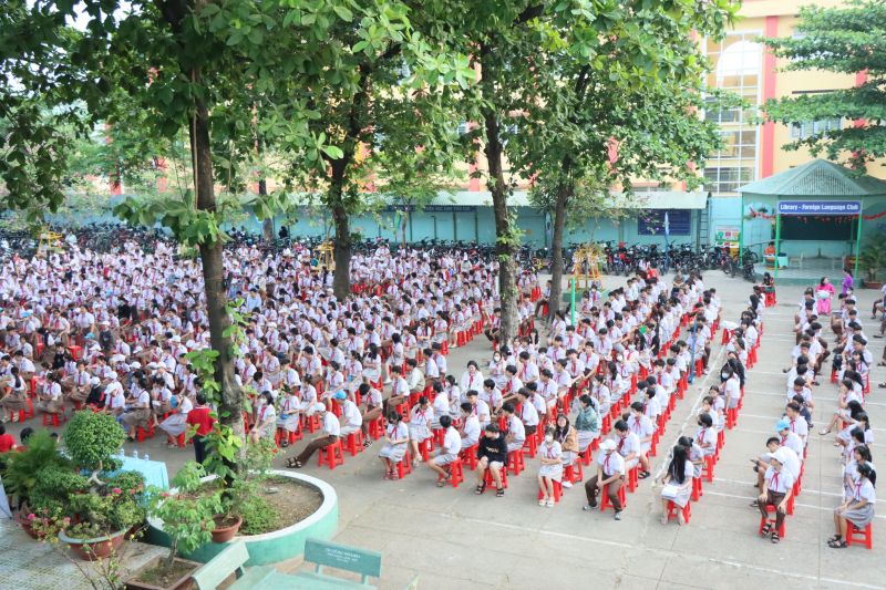 Trường THCS Hòa Bình