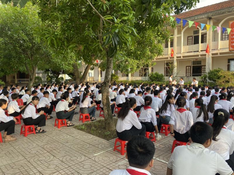 Trường THCS Hoa Quảng