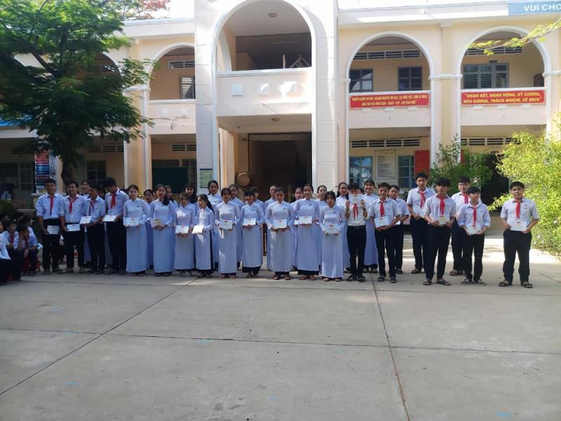 Trường THCS Hòa Thuận