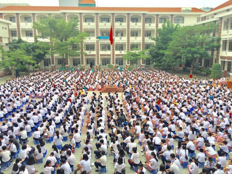 Trường THCS Hoàng Hoa Thám