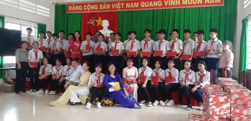Trường Thcs Hoàng Lam
