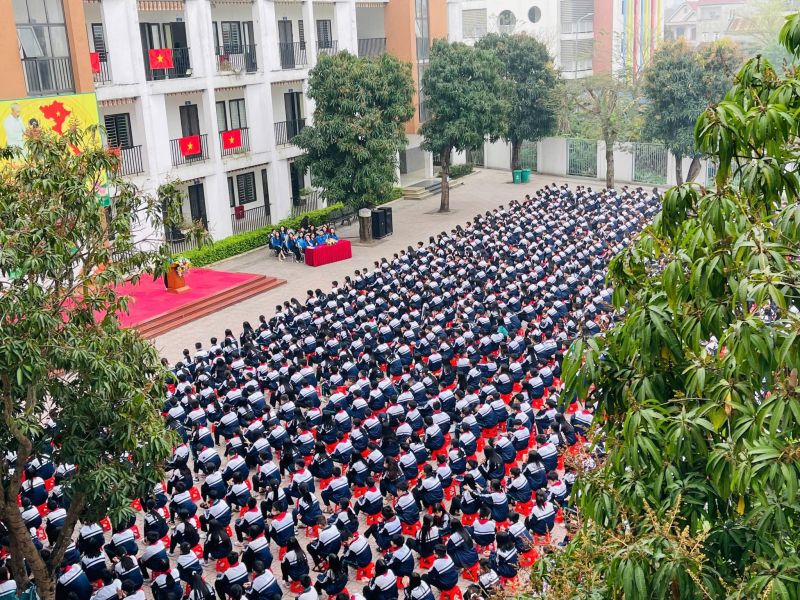 Trường THCS Hưng Bình