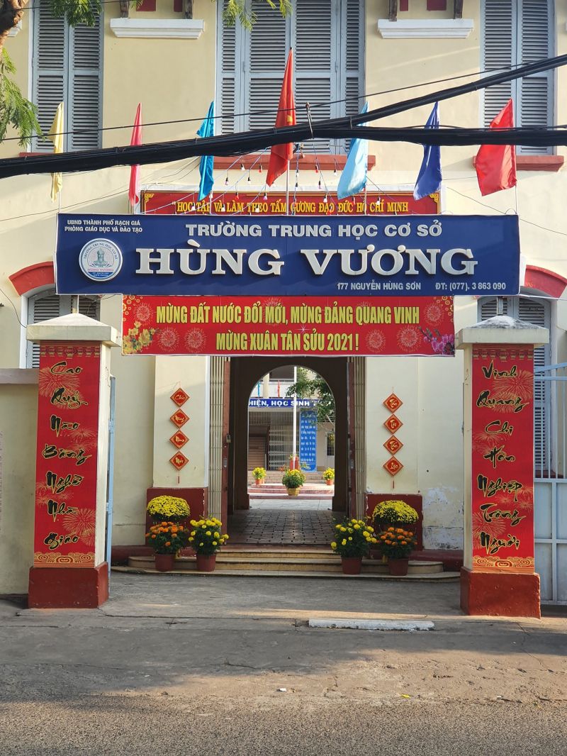 Trường THCS Hùng Vương