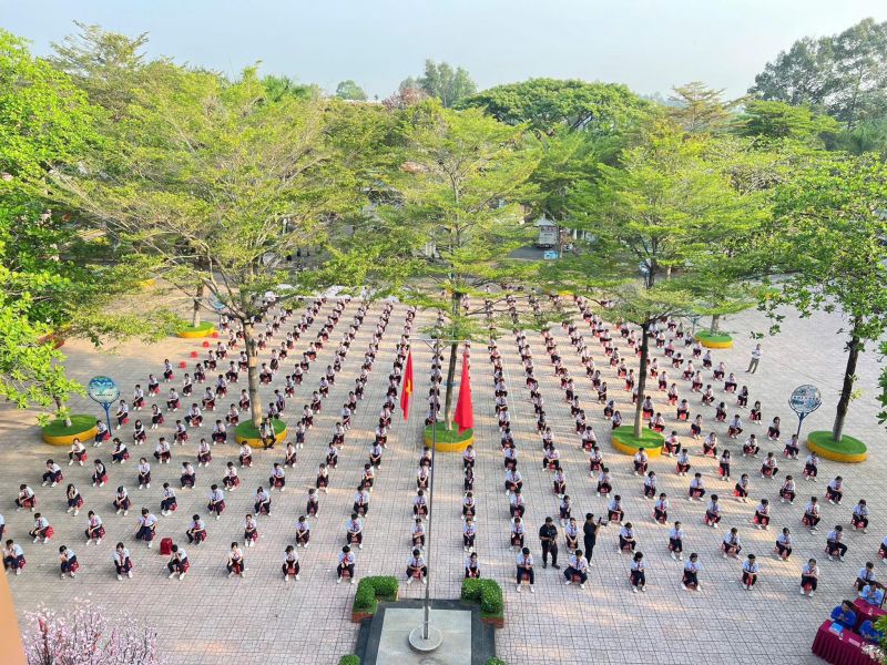 Trường THCS Hùng Vương