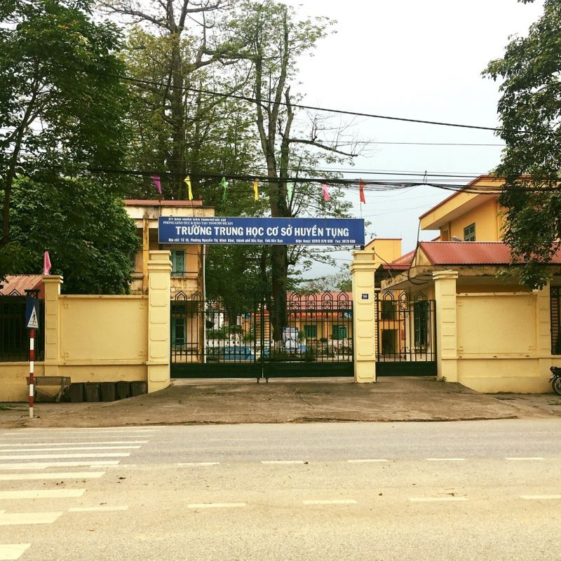 Trường THCS Huyền Tụng