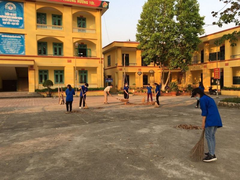 Trường THCS Huyền Tụng