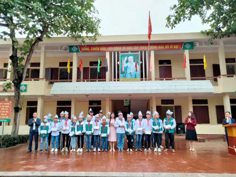 Trường THCS Lâm Thao