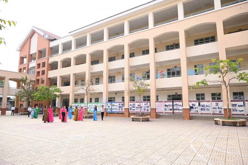 Trường THCS Lê Anh Xuân