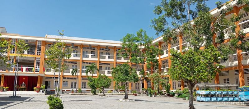 Trường THCS Lê Bình