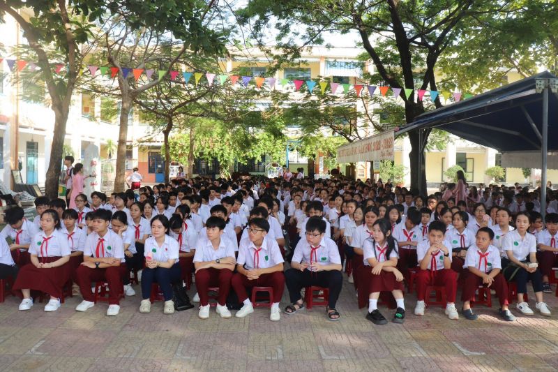 Trường THCS Lê Độ