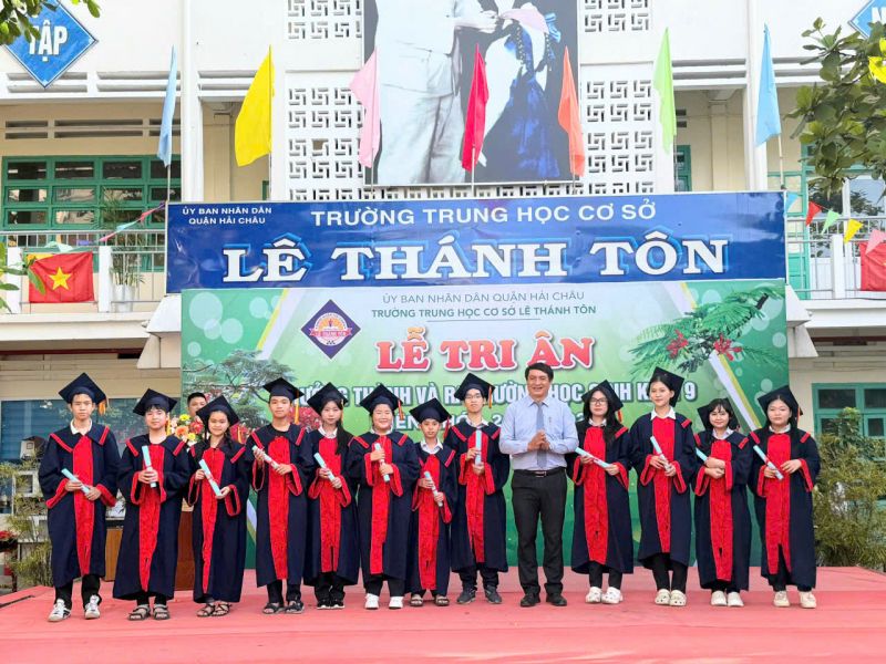 Trường THCS Lê Thánh Tôn