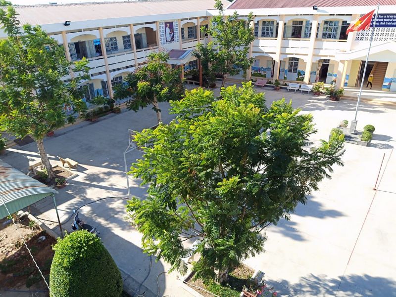 Trường THCS Lê Văn Nghề