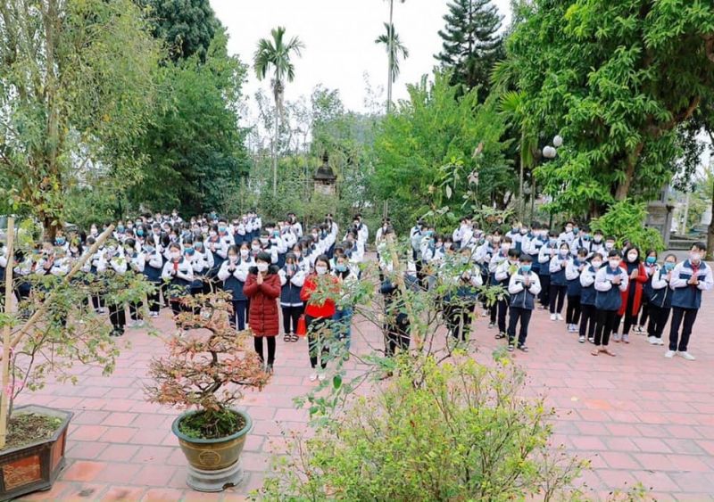 Trường THCS Lê Văn Thịnh